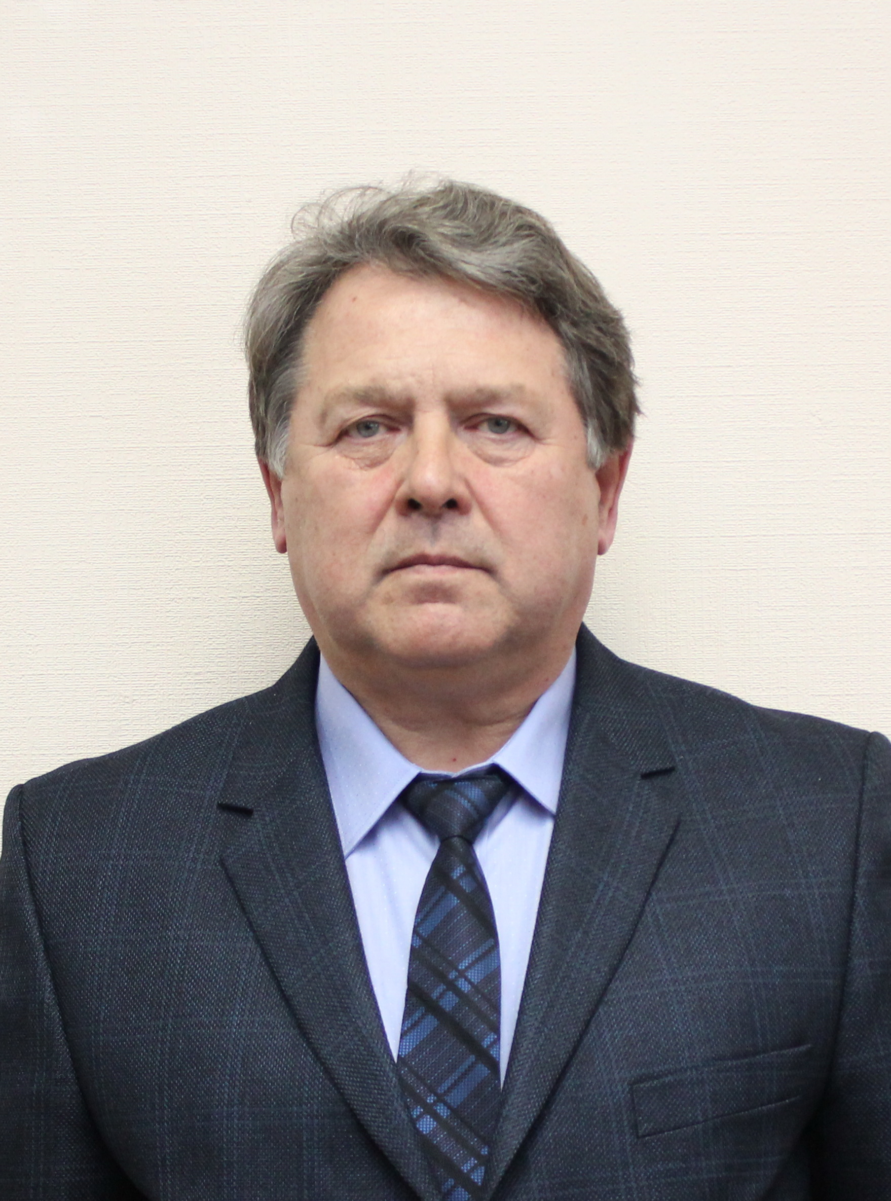             Комлев Юрий Юрьевич
    